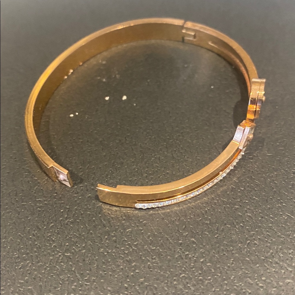 Elegant Rose Gold and Sparkling crystals Women's Bracelet - Picture 8 of 8